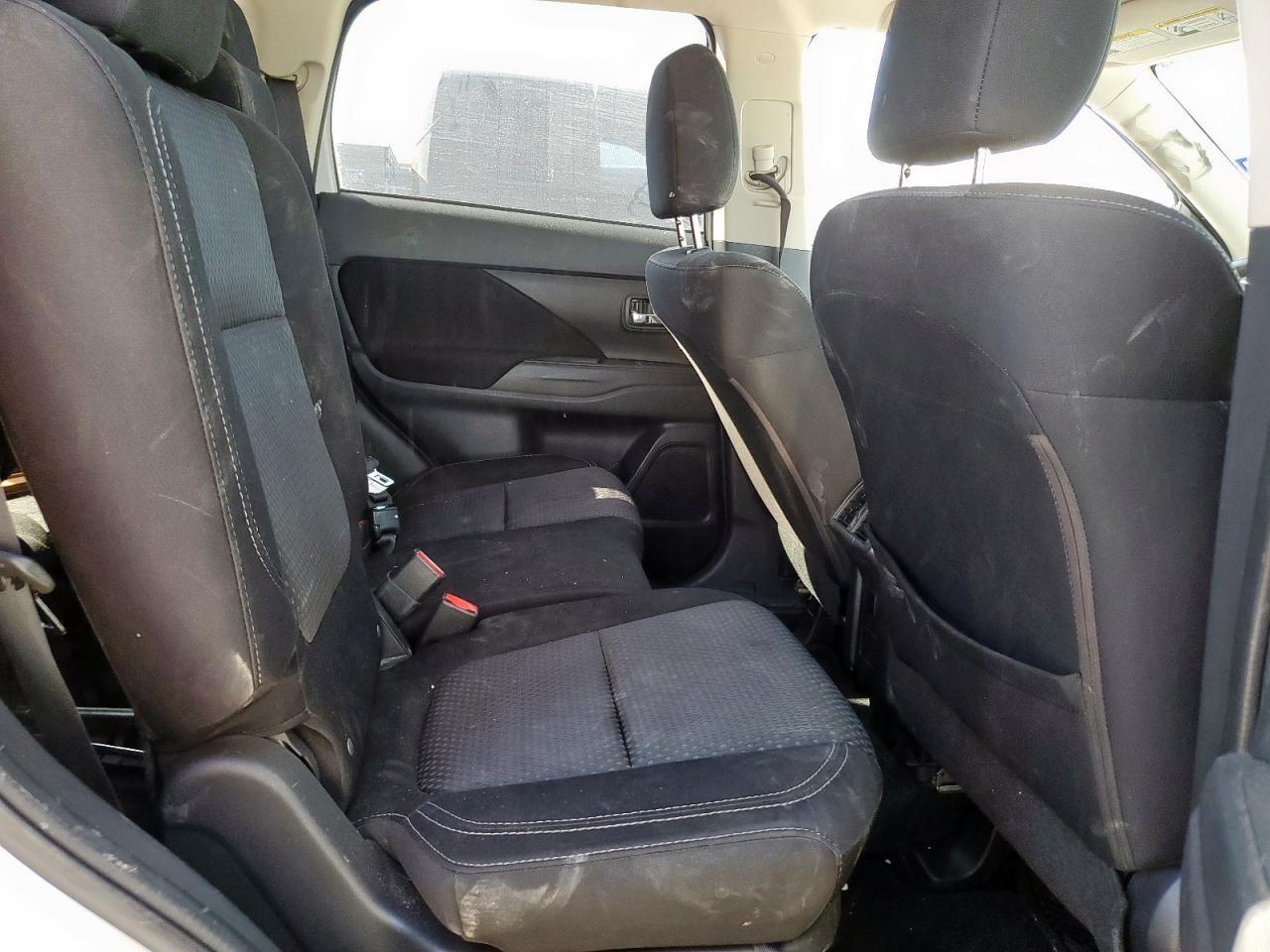 2019 MITSUBISHI outlander