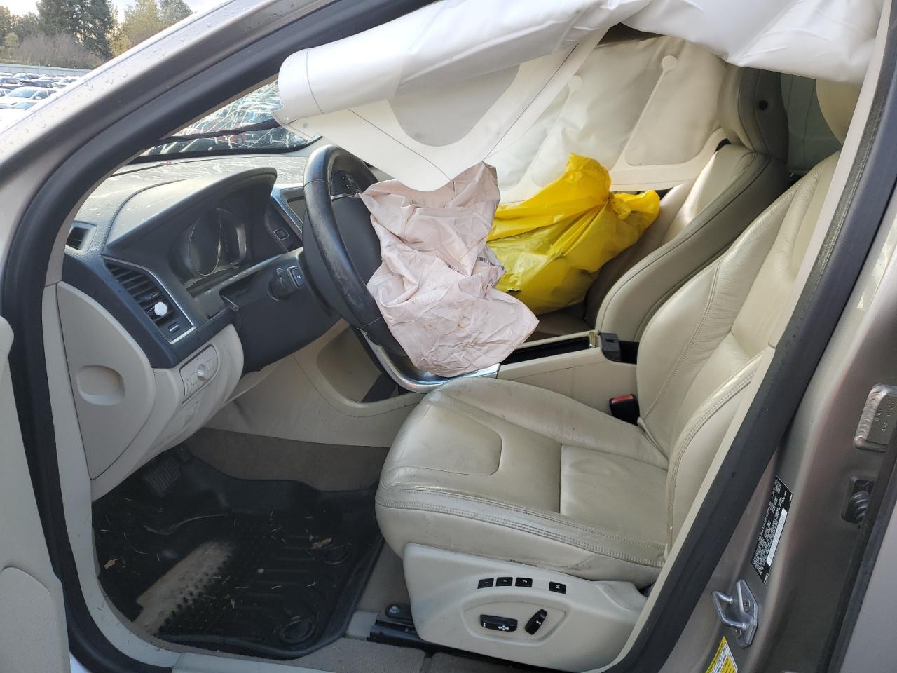 2014 VOLVO XC60