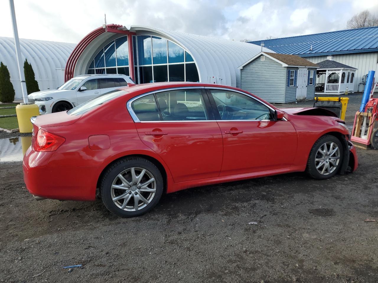 2011 INFINITI G37