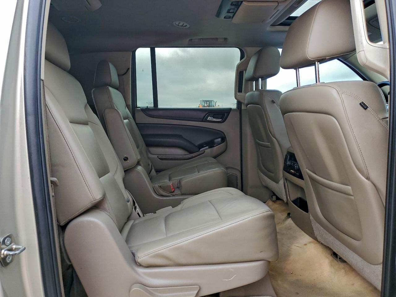 2015 CHEVROLET Suburban