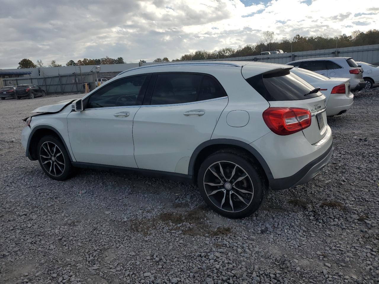 2017 MERCEDES-BENZ GLA-Class