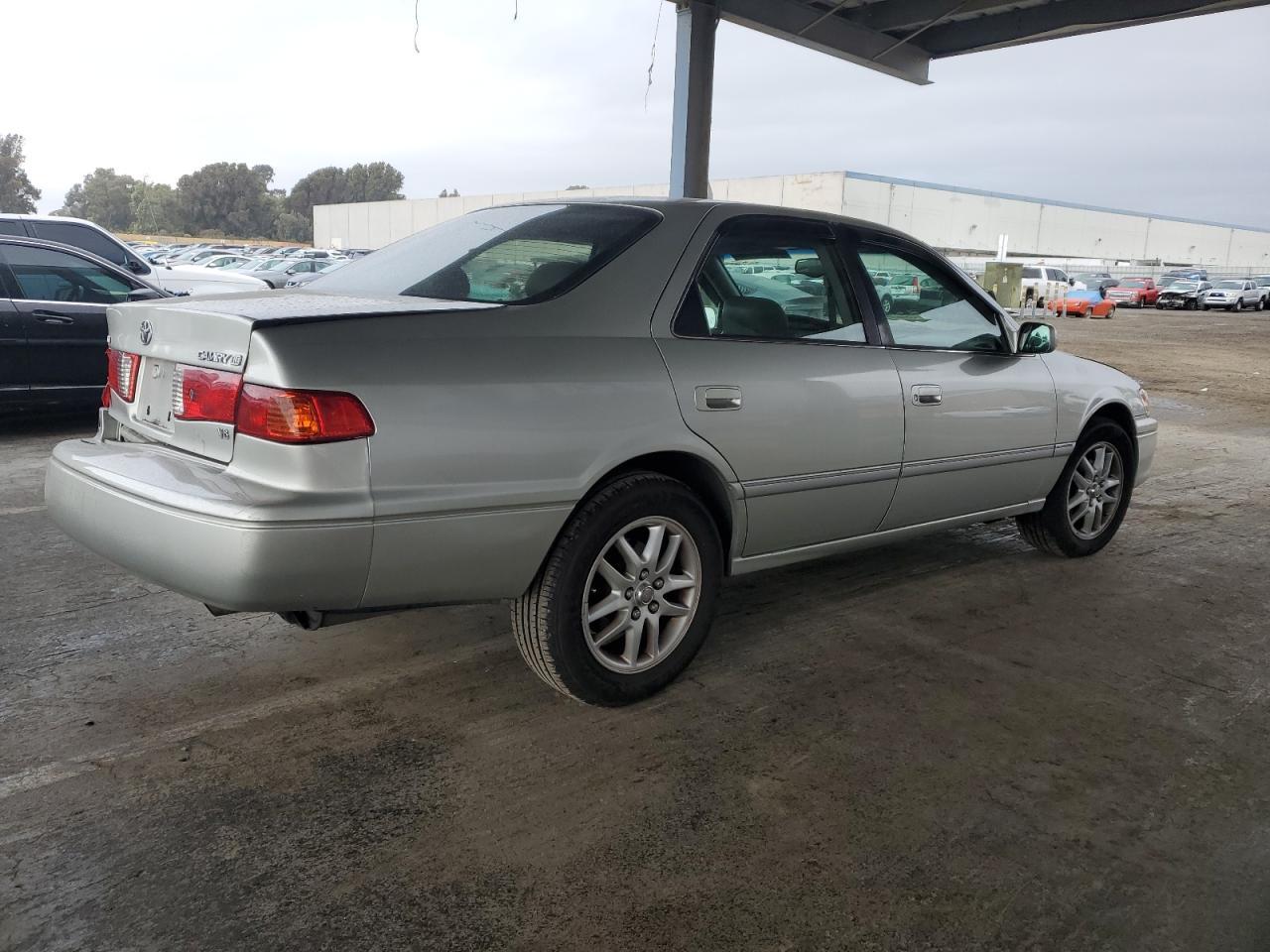 2001 TOYOTA CAMRY