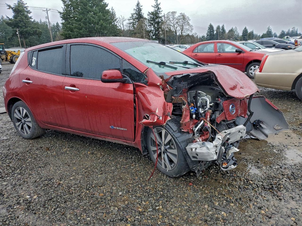 2015 NISSAN LEAF