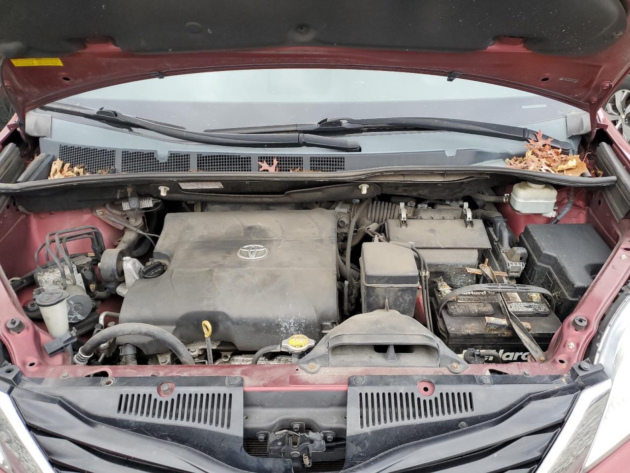 2014 TOYOTA SIENNA