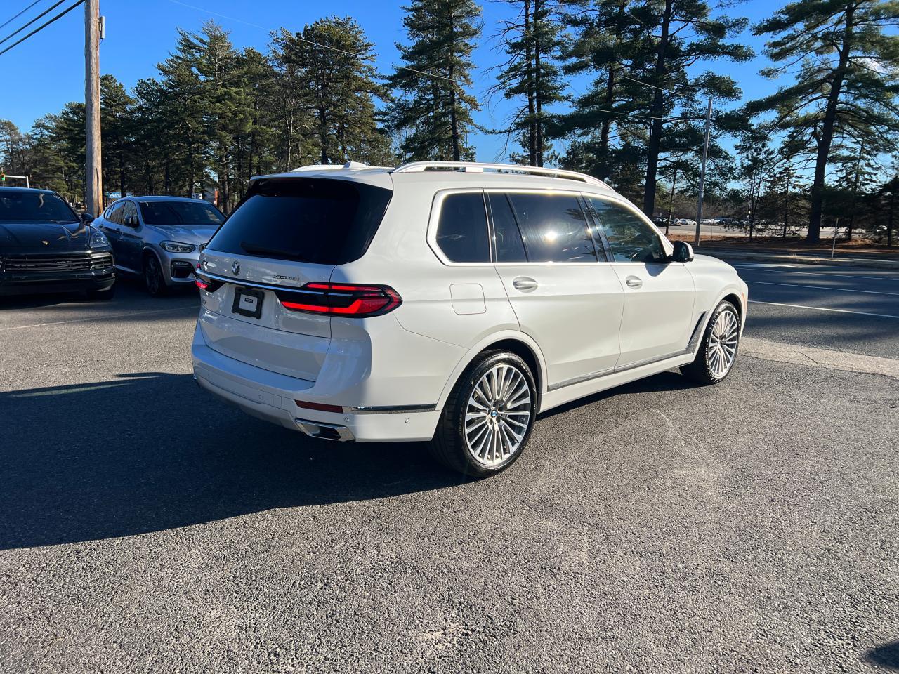2023 BMW X7