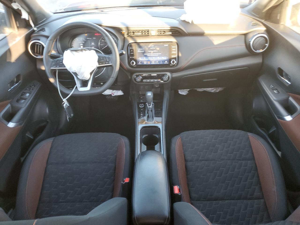 2023 NISSAN KICKS