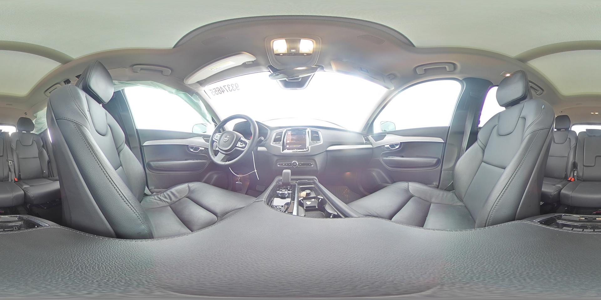 2023 VOLVO XC90