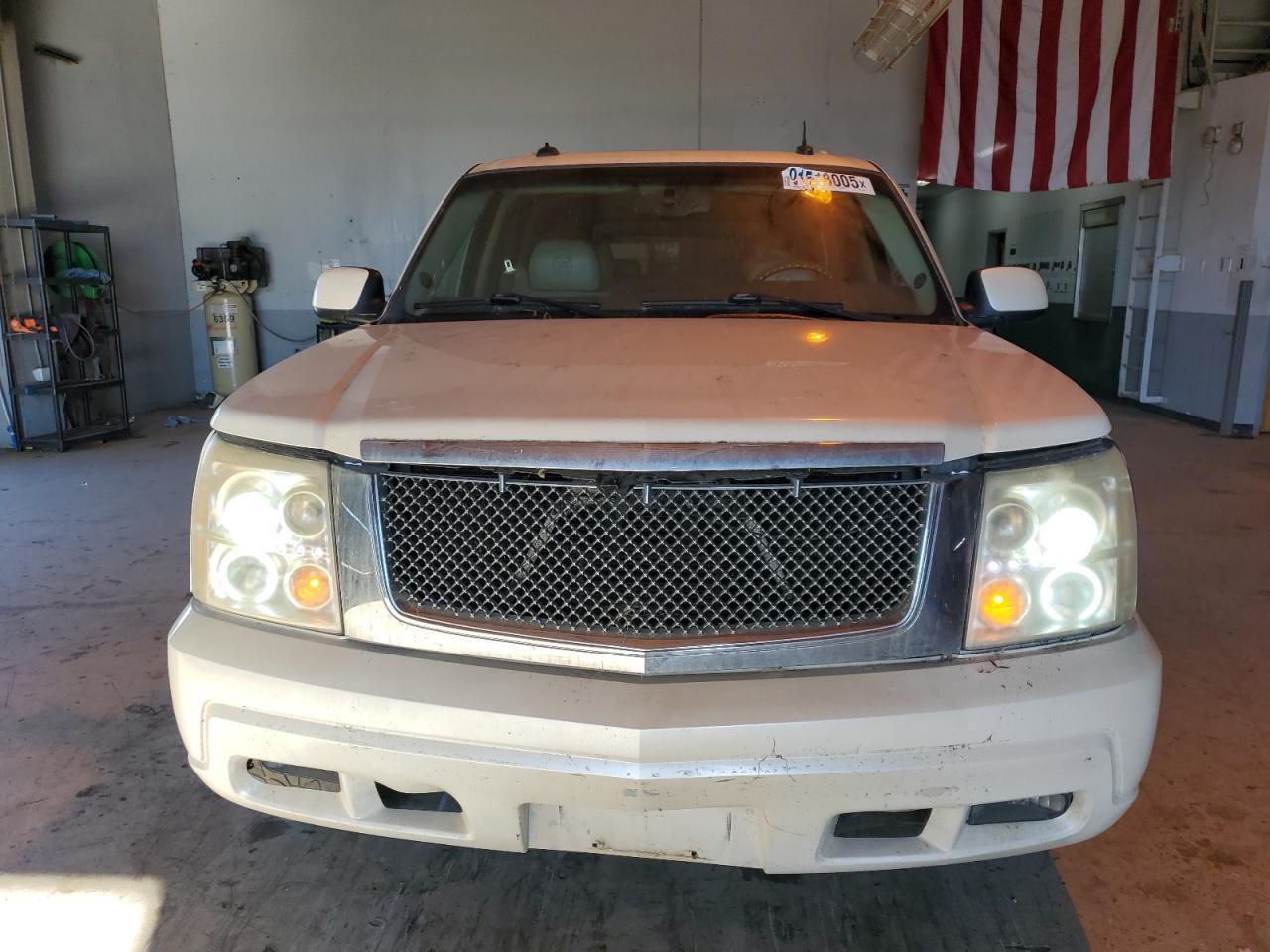 2003 CADILLAC ESCALADE
