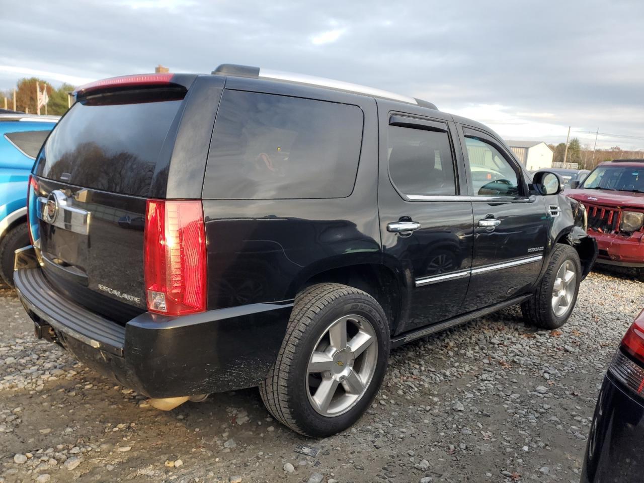 2013 CADILLAC ESCALADE