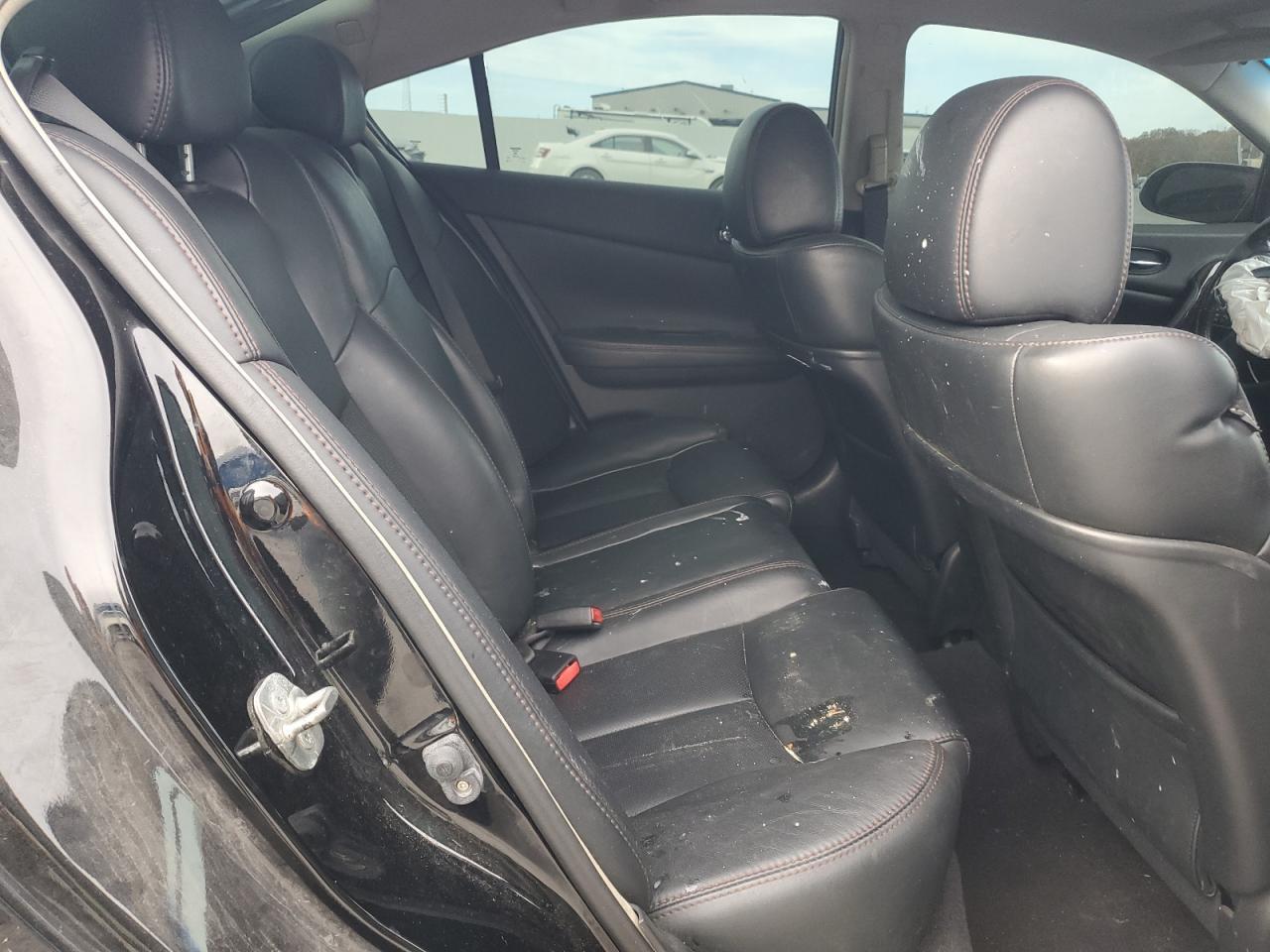 2011 NISSAN Maxima