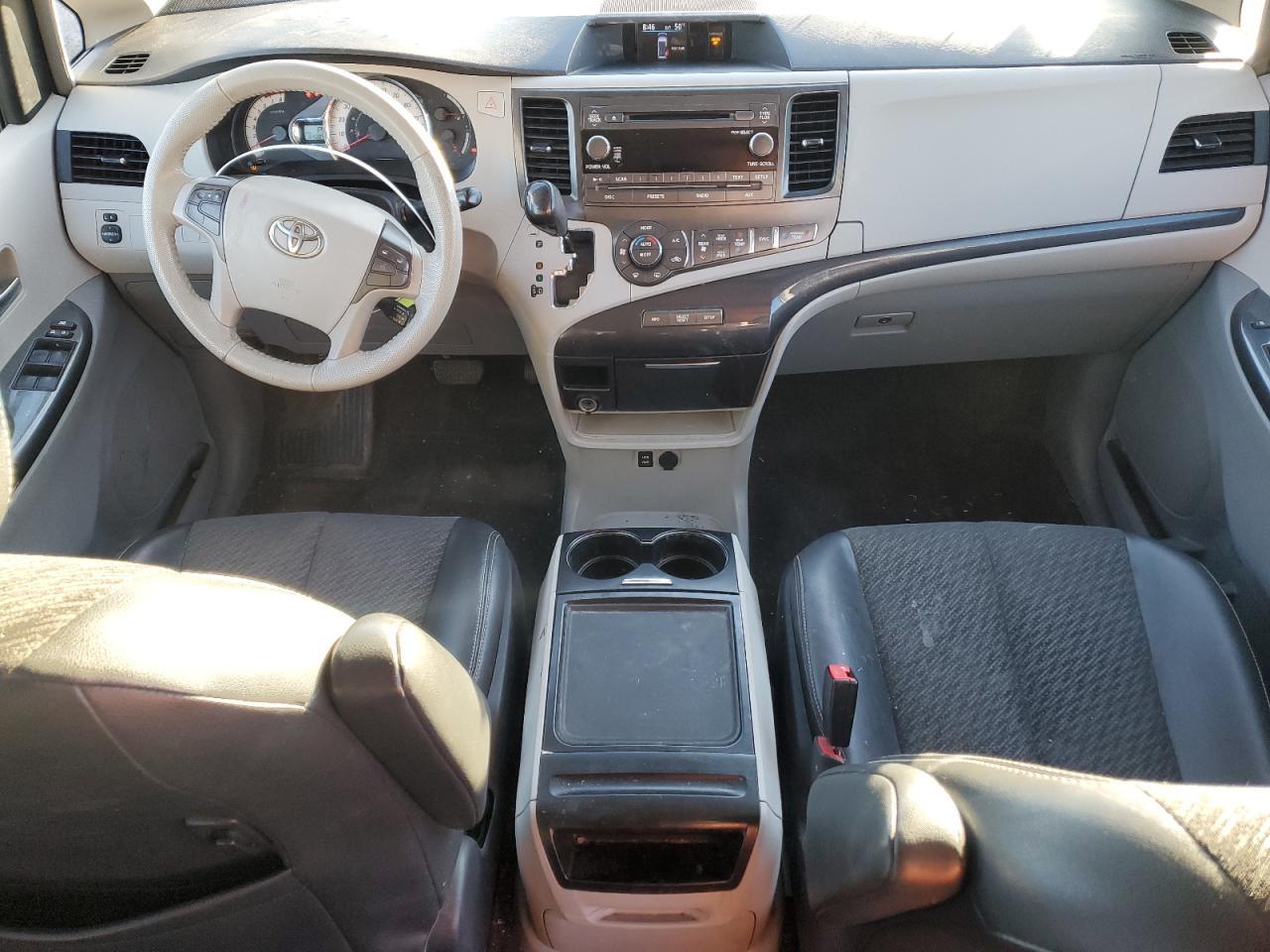 2013 TOYOTA SIENNA