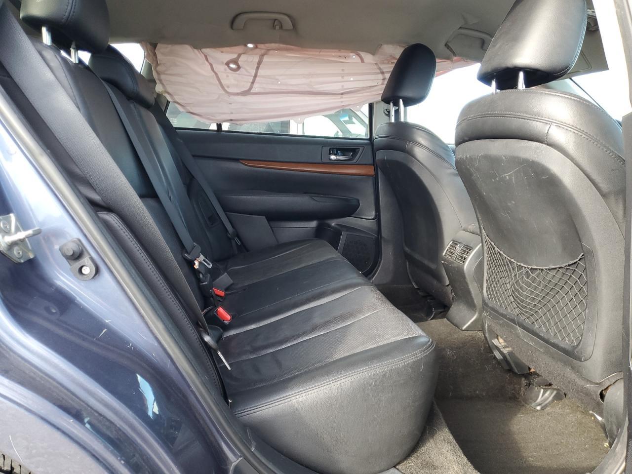 2014 SUBARU Outback