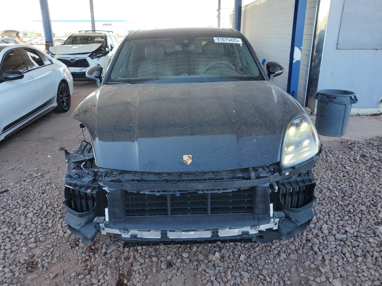 2019 PORSCHE CAYENNE