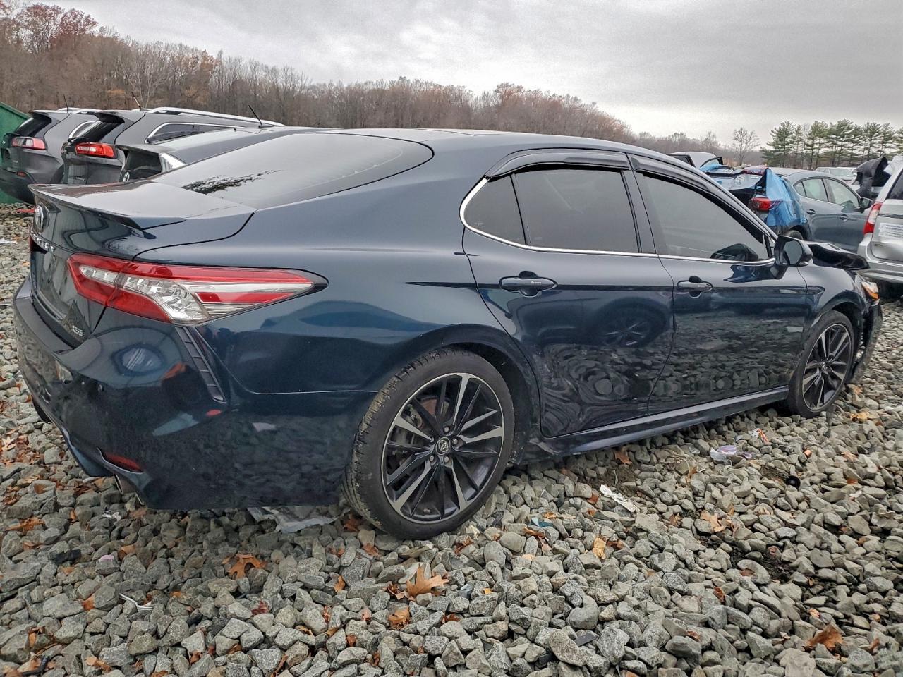 2018 TOYOTA CAMRY