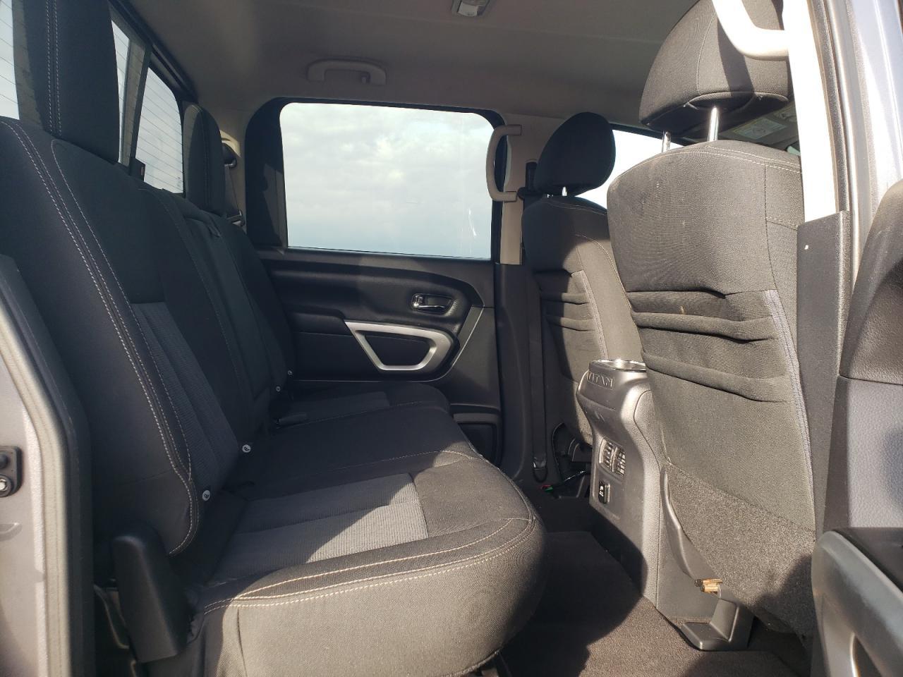 2016 NISSAN Titan