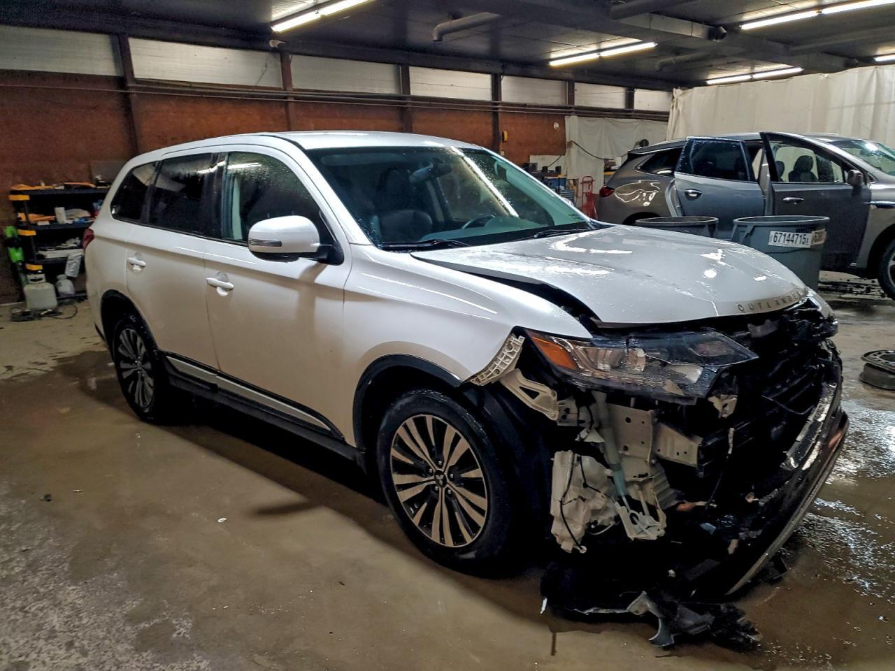 2019 MITSUBISHI outlander