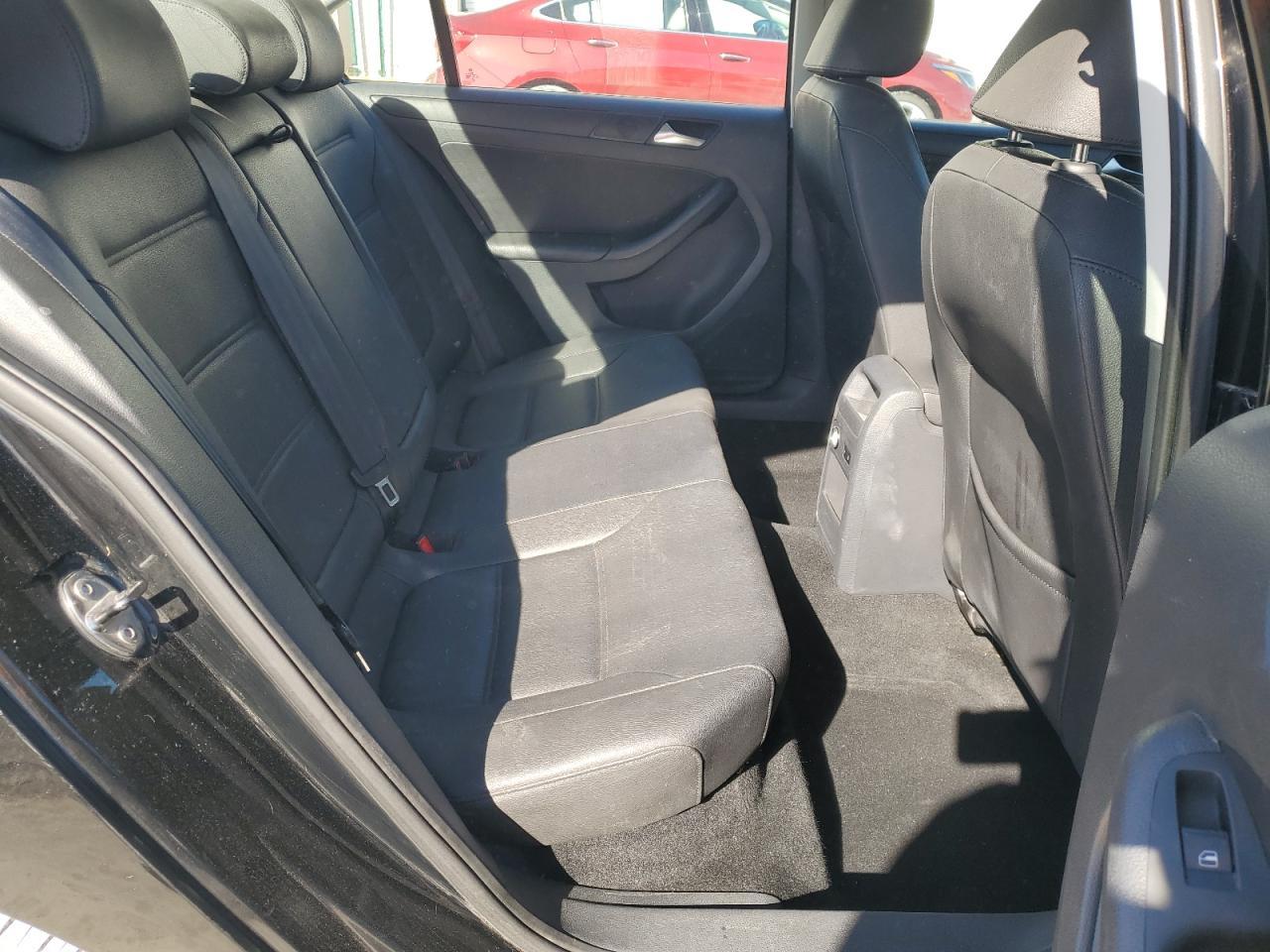 2011 VOLKSWAGEN JETTA