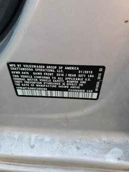 2013 VOLKSWAGEN Passat