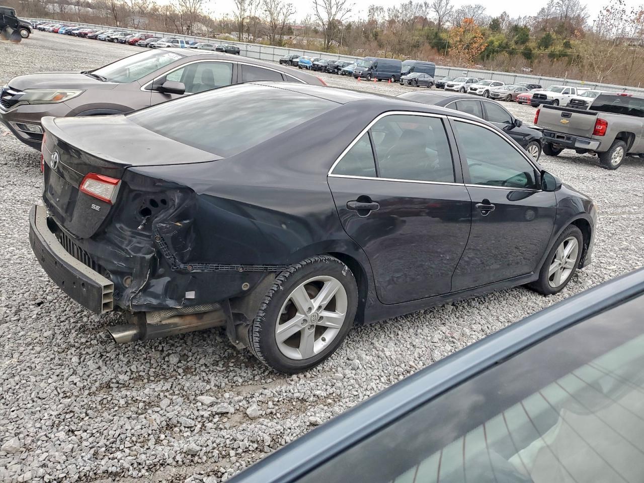 2014 TOYOTA CAMRY