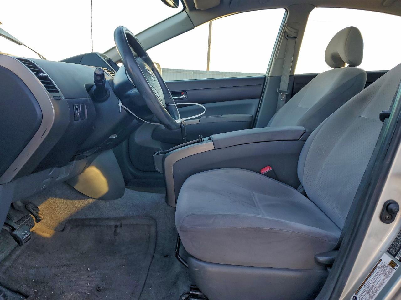 2004 TOYOTA PRIUS