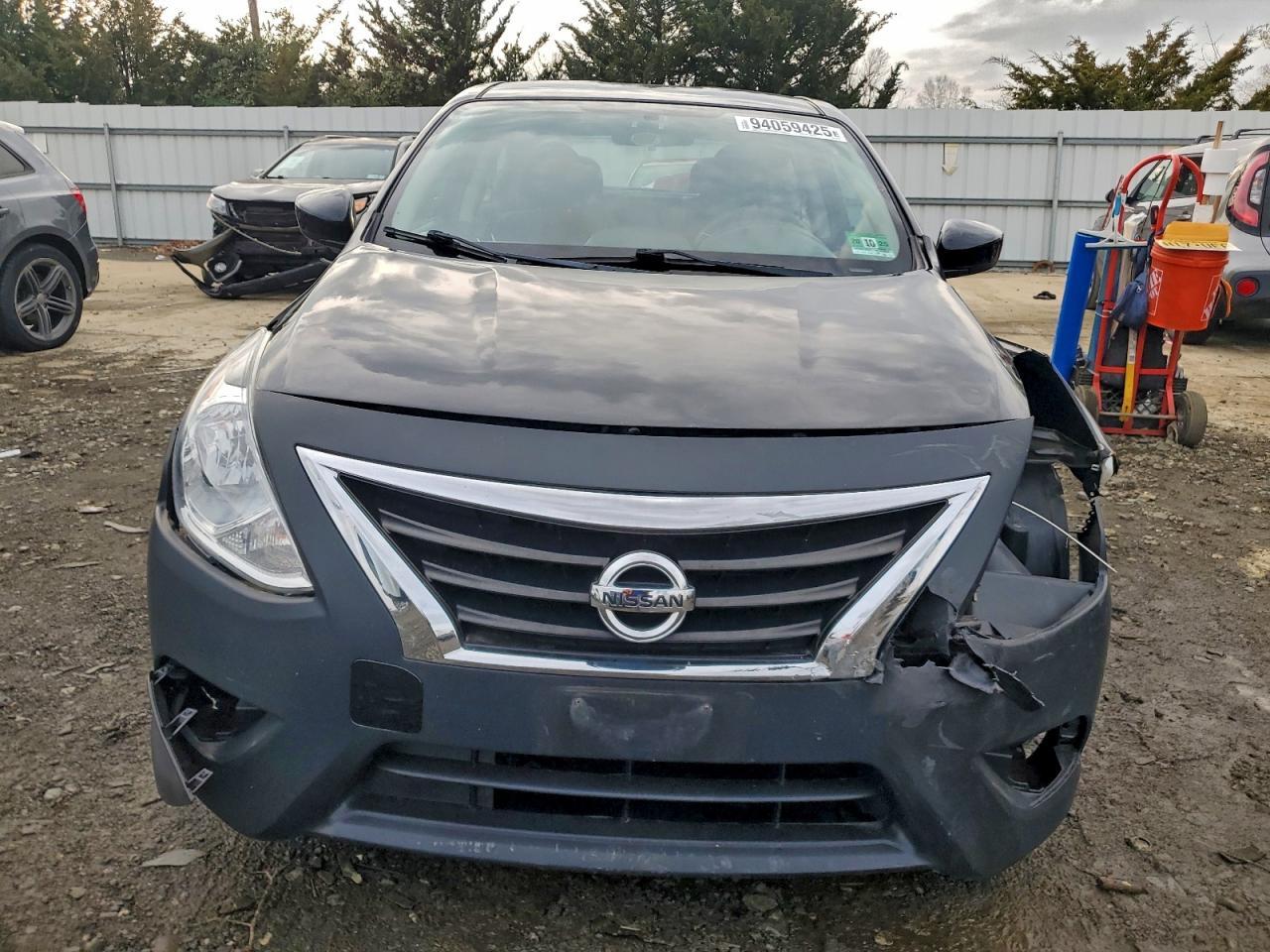 2016 NISSAN VERSA