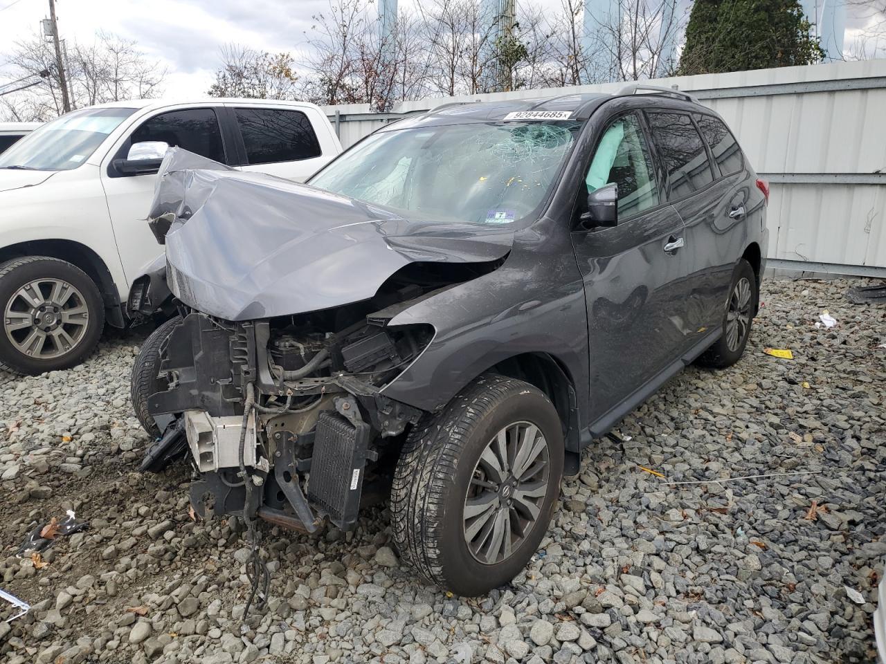 2017 NISSAN PATHFINDER