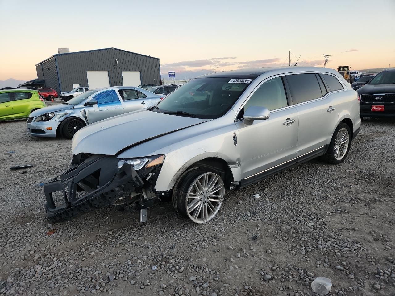 2019 LINCOLN MKT