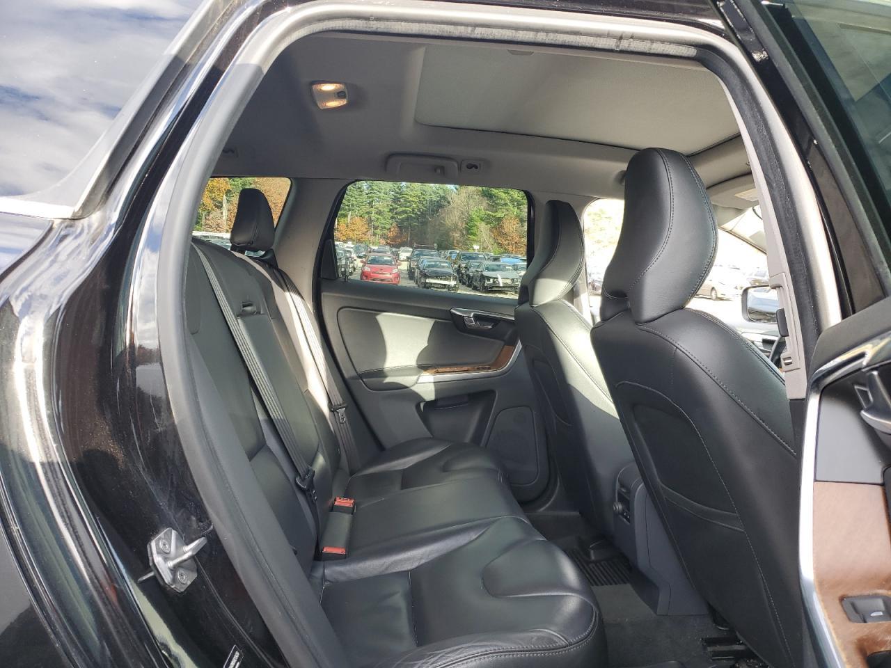 2017 VOLVO XC60