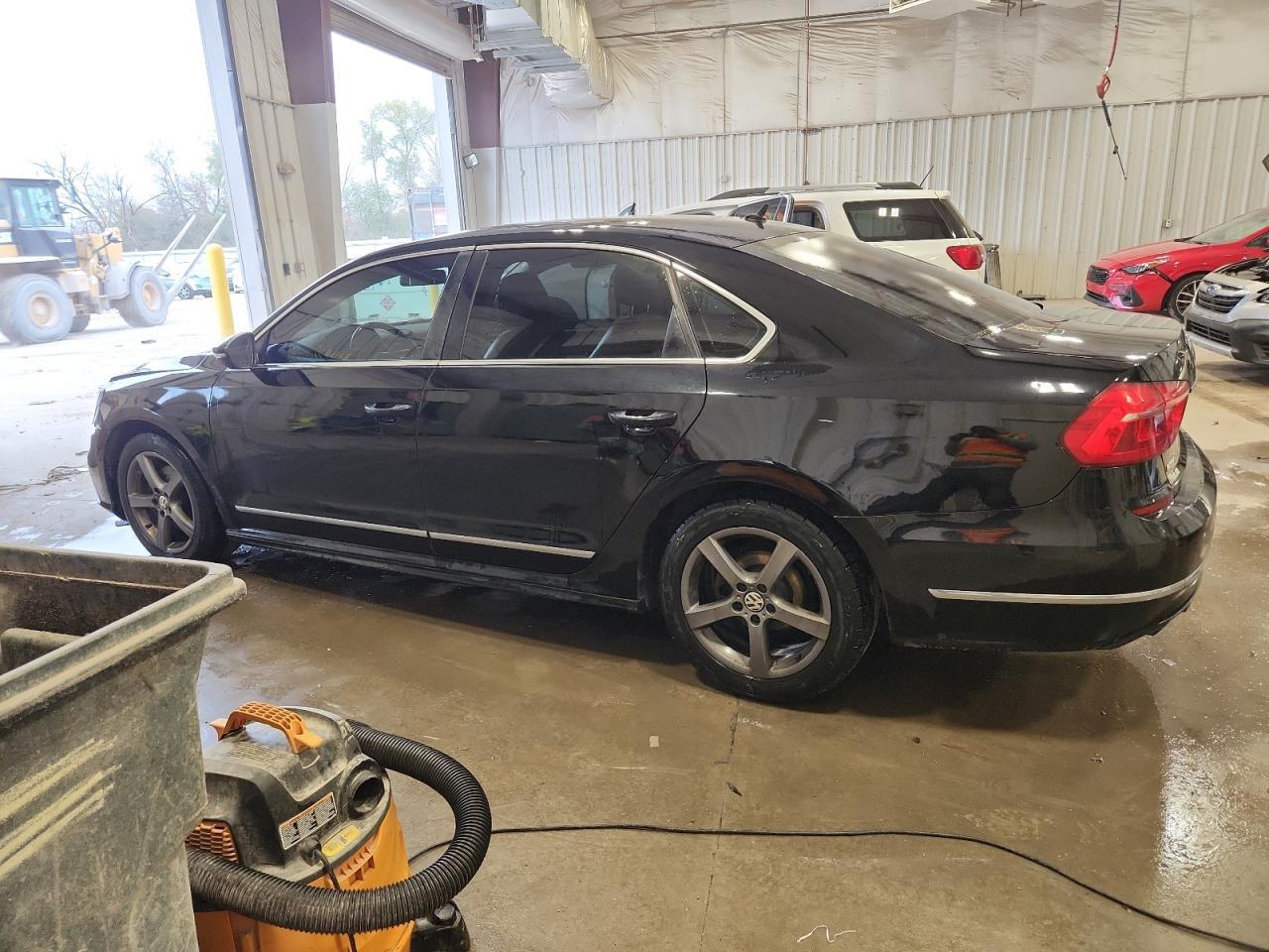 2016 VOLKSWAGEN Passat
