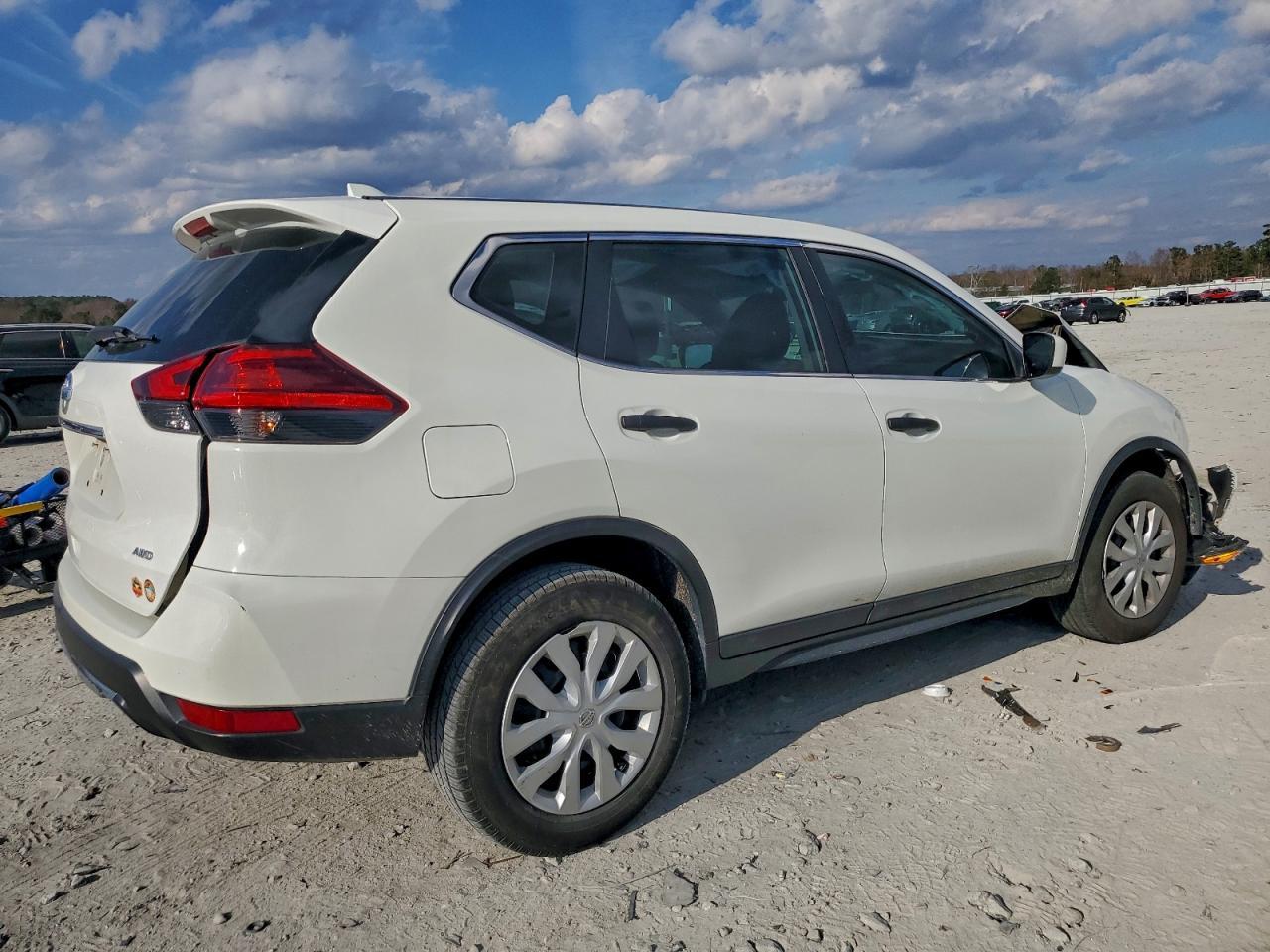 2017 NISSAN ROGUE