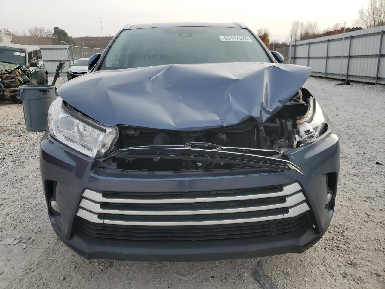 2017 TOYOTA HIGHLANDER
