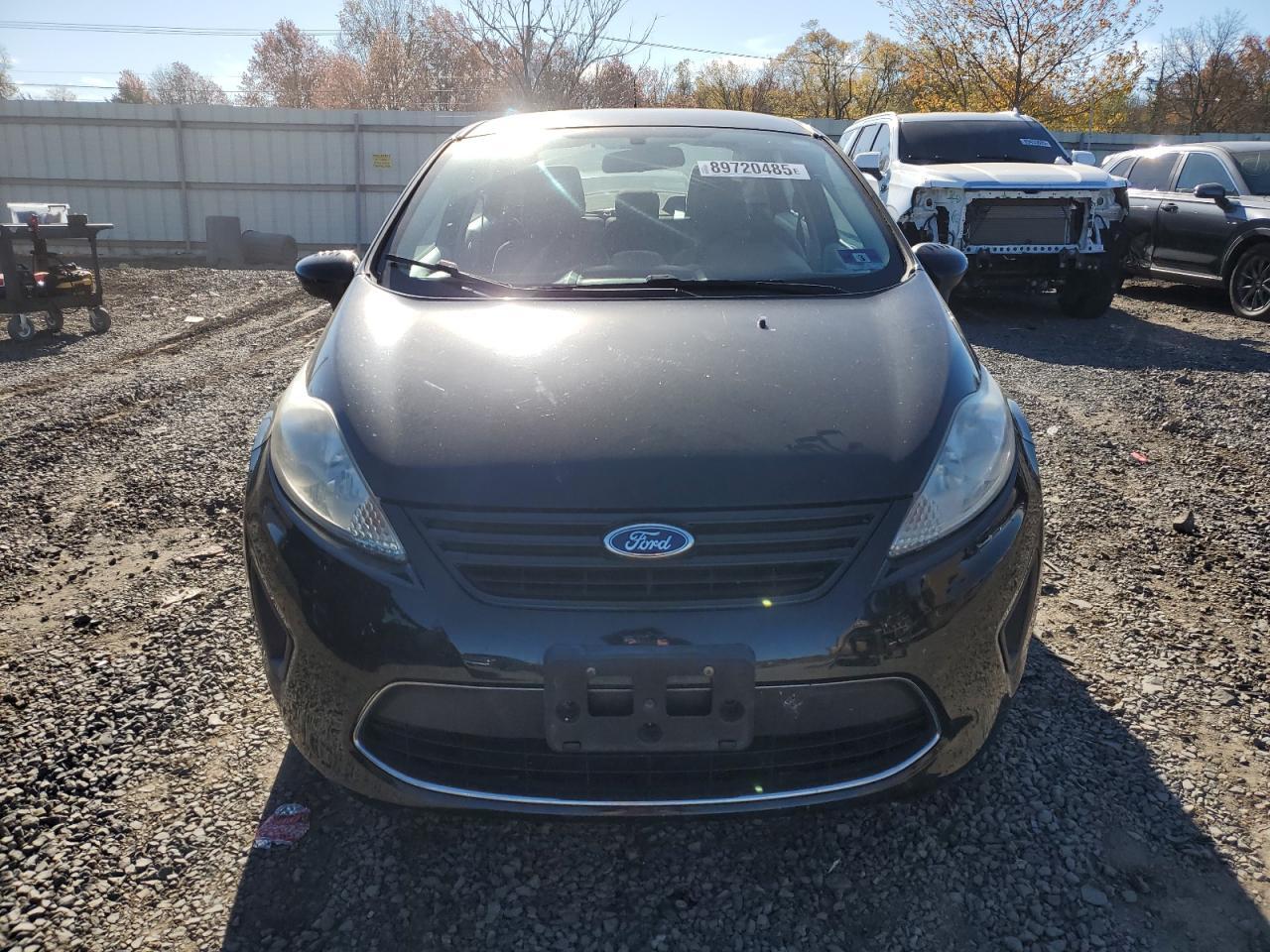 2011 FORD Fiesta