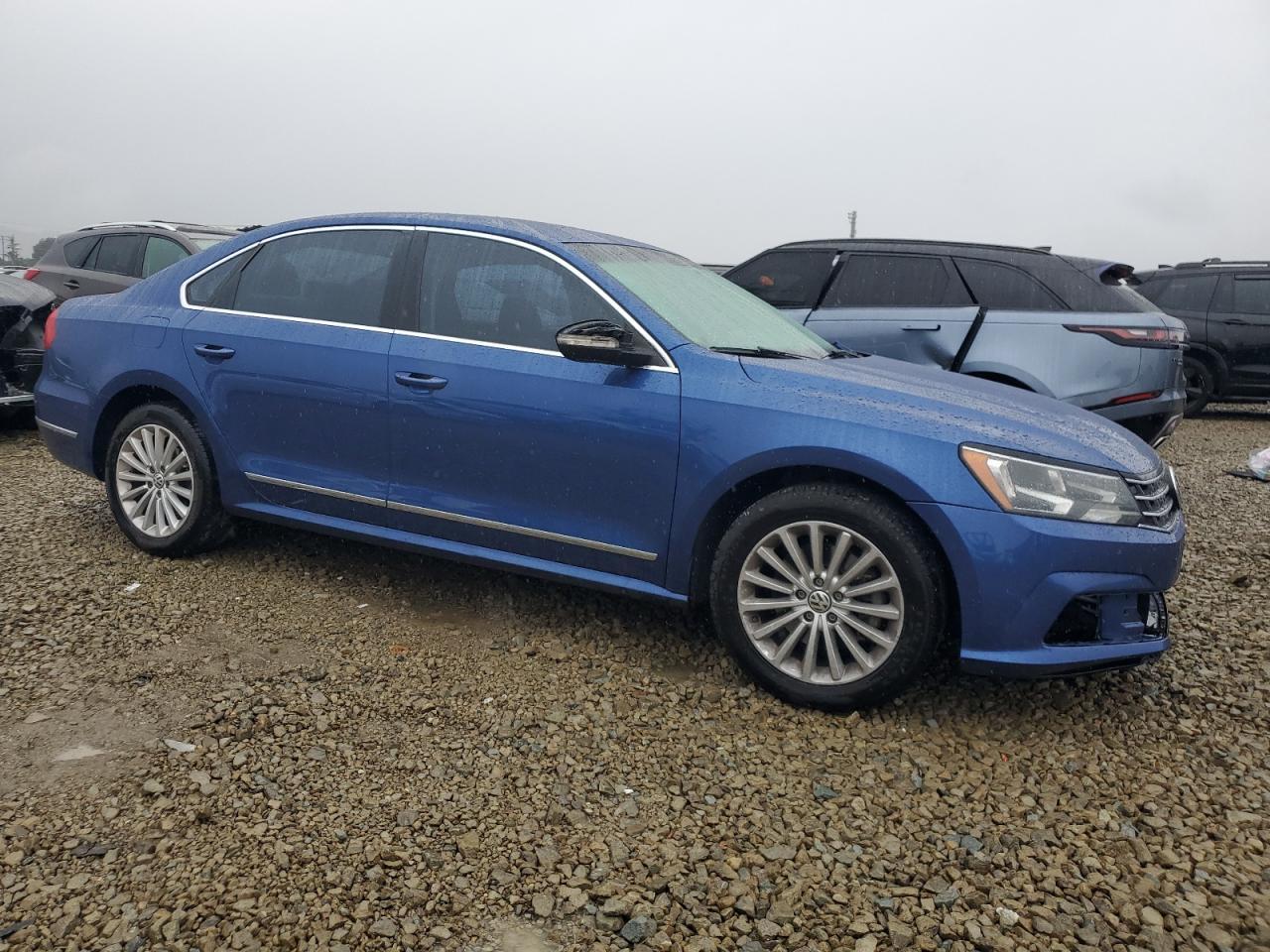2016 VOLKSWAGEN Passat