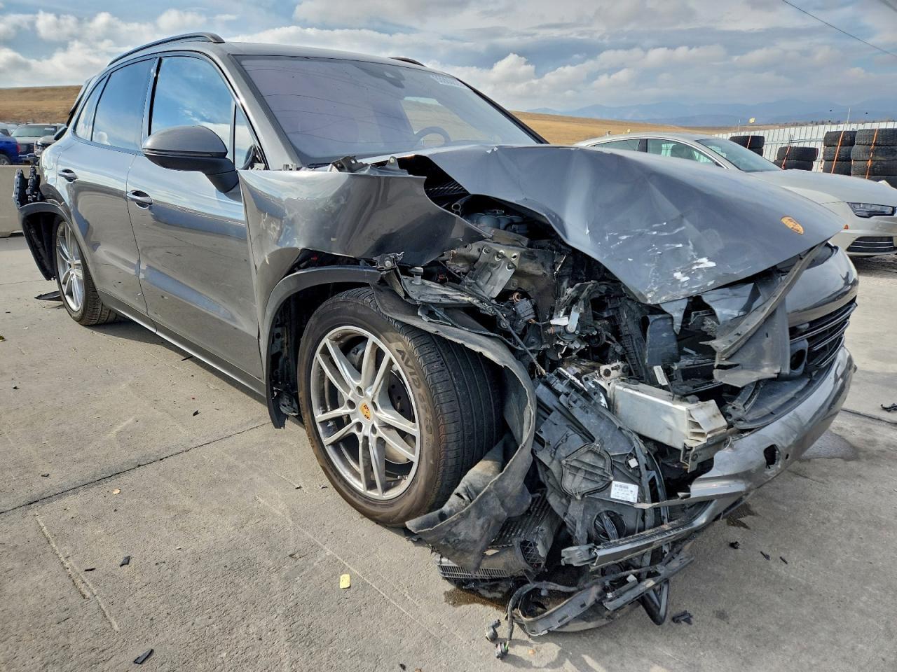 2019 PORSCHE CAYENNE