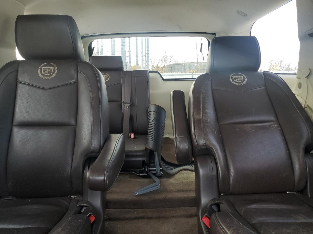 2011 CADILLAC ESCALADE