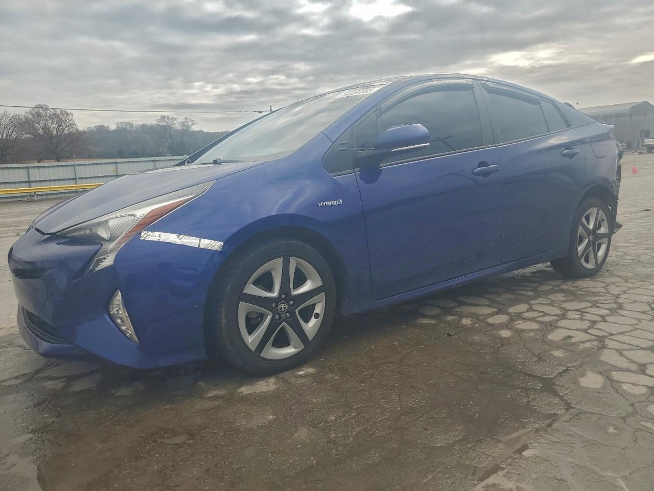 2016 TOYOTA PRIUS