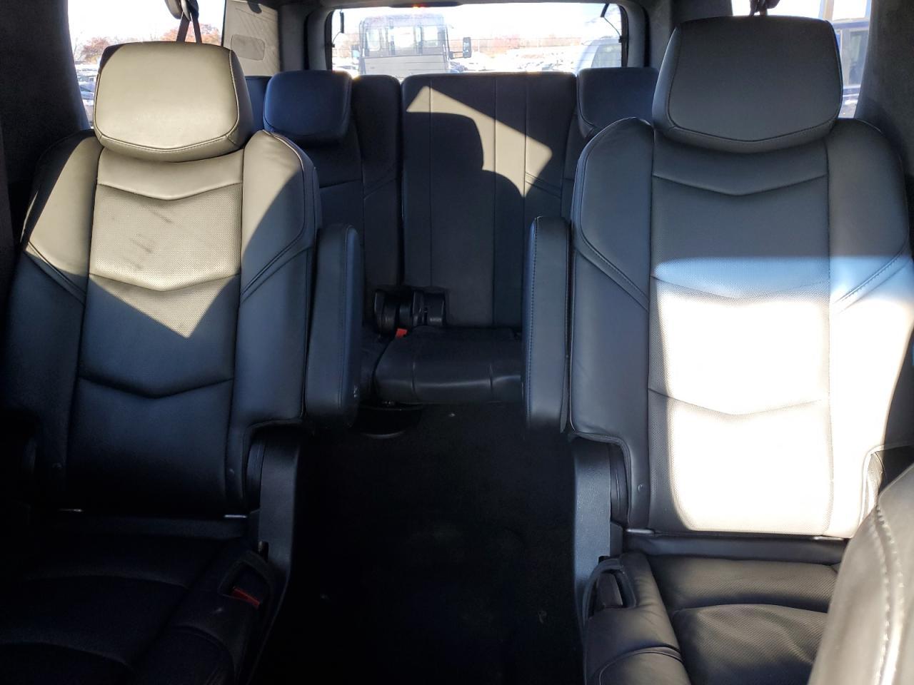 2016 CADILLAC Escalade ESV