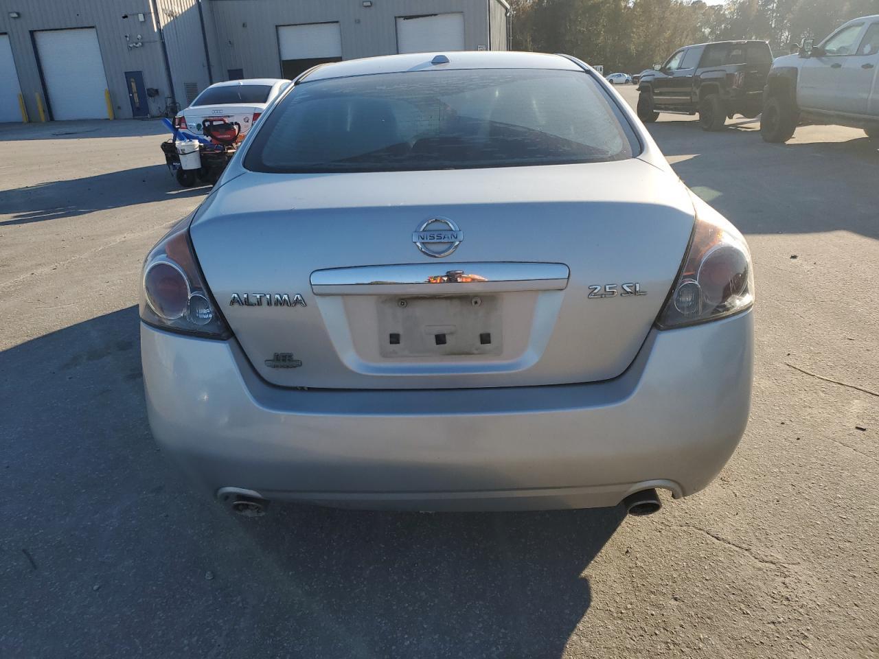 2009 NISSAN