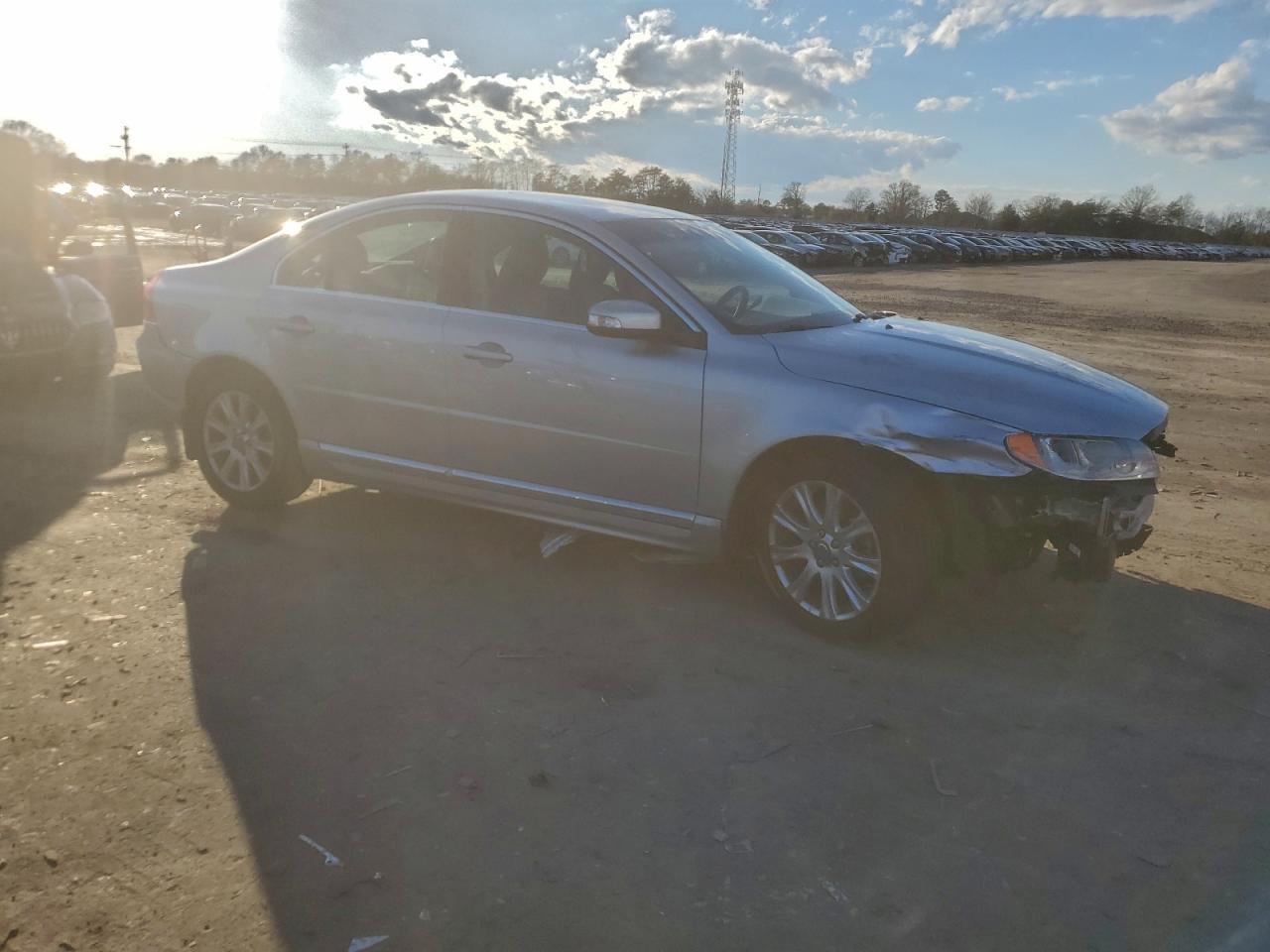 2010 VOLVO S80