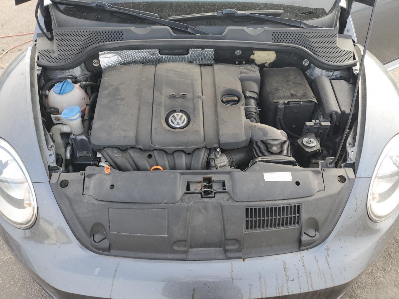 2013 VOLKSWAGEN Beetle