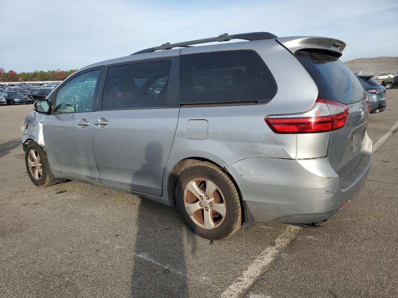 2017 TOYOTA SIENNA