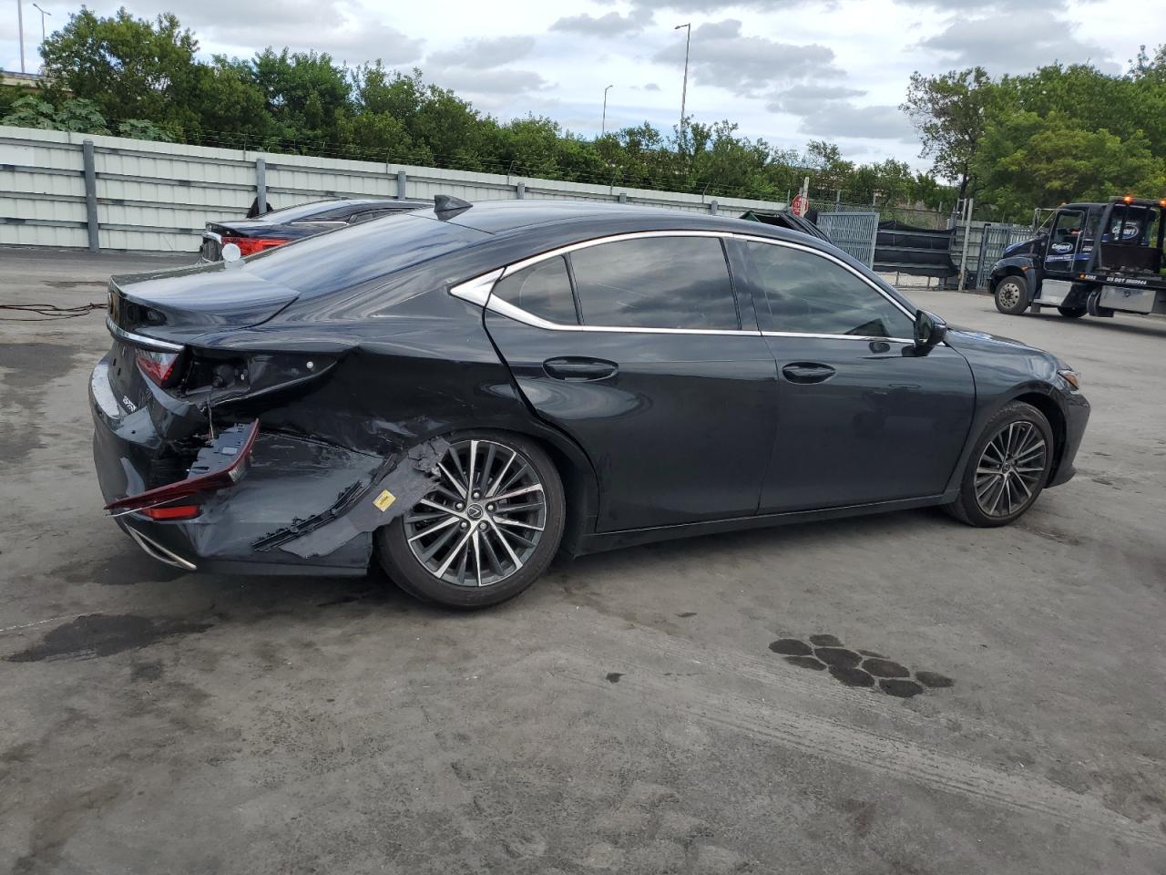 2025 LEXUS ES 350