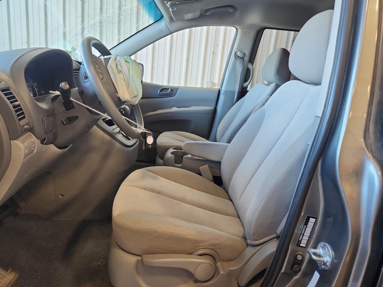 2011 KIA SEDONA