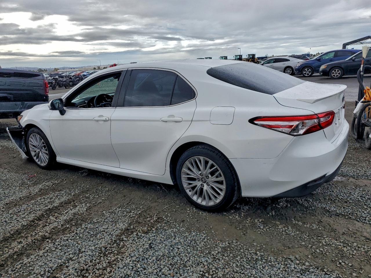 2018 TOYOTA CAMRY