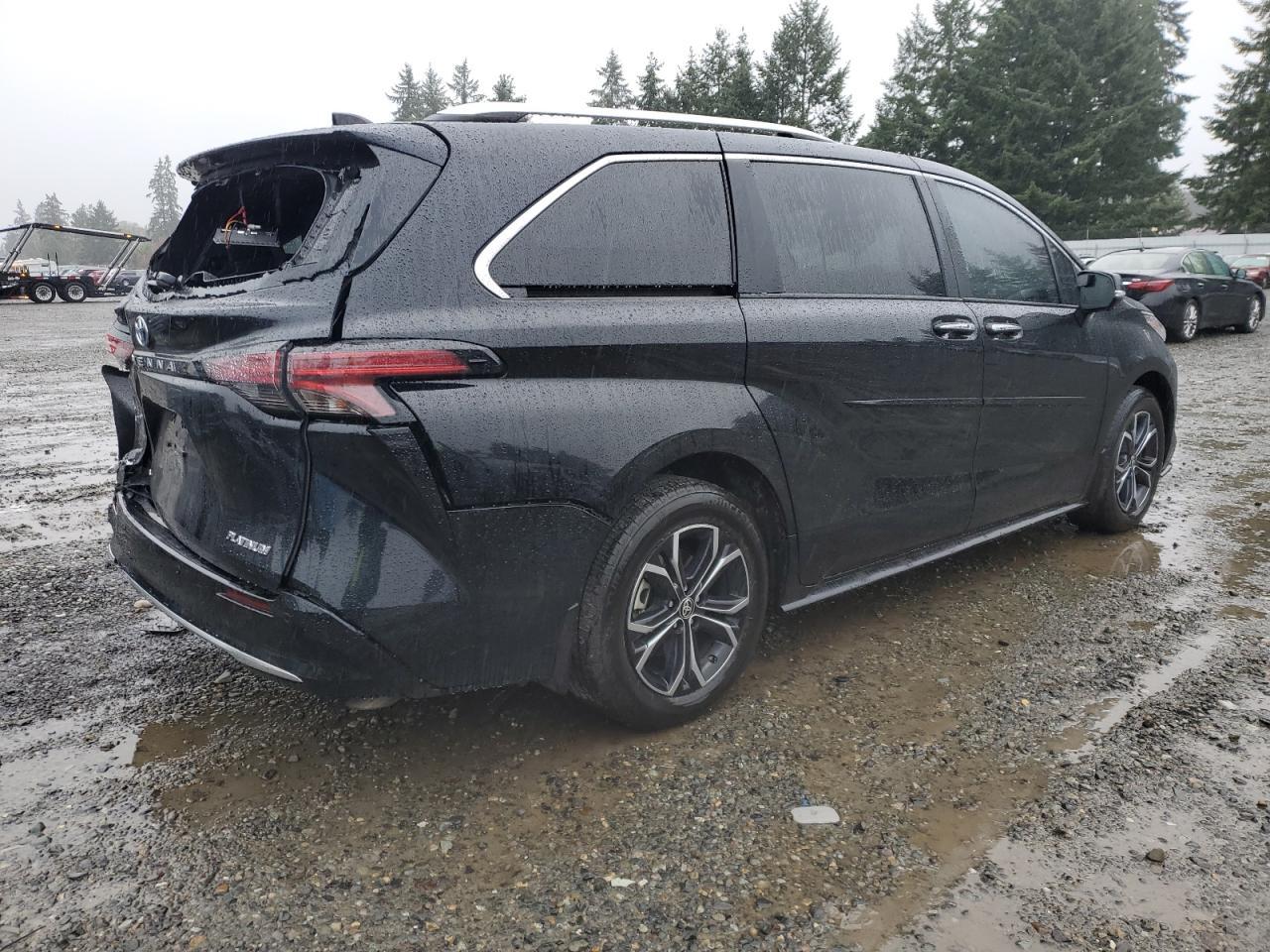 2025 TOYOTA SIENNA