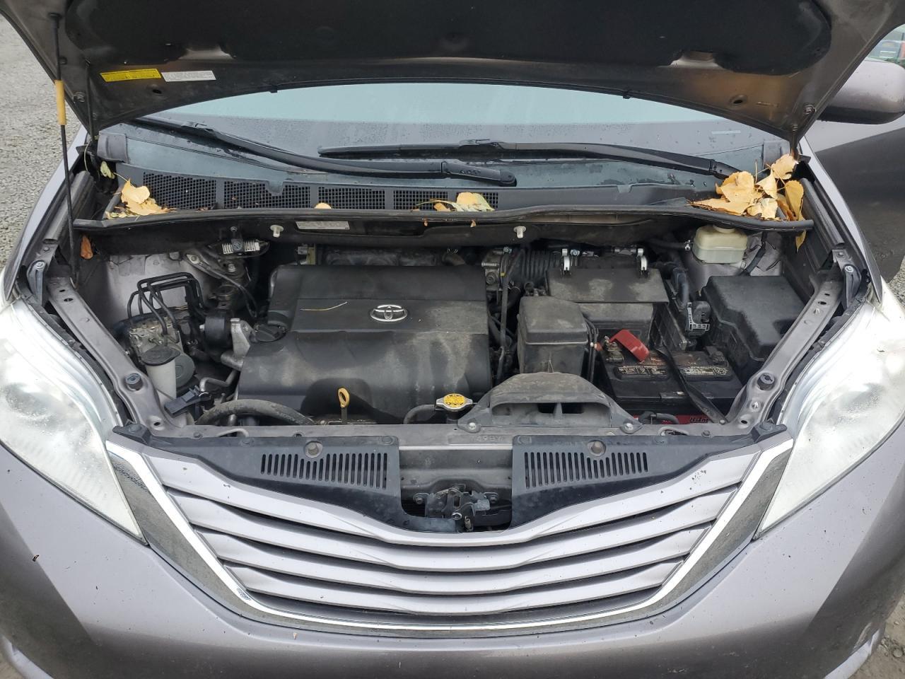 2015 TOYOTA SIENNA