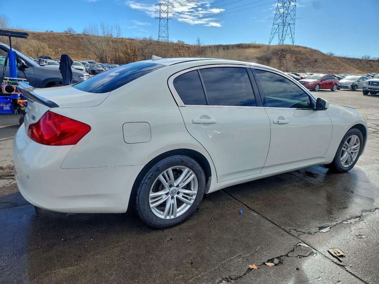 2012 INFINITI G37