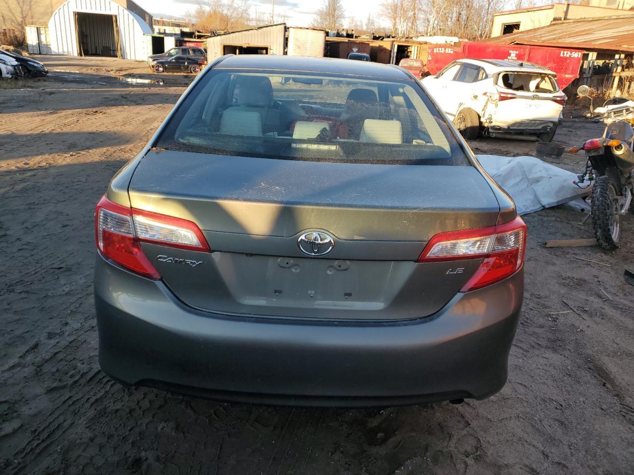 2014 TOYOTA CAMRY