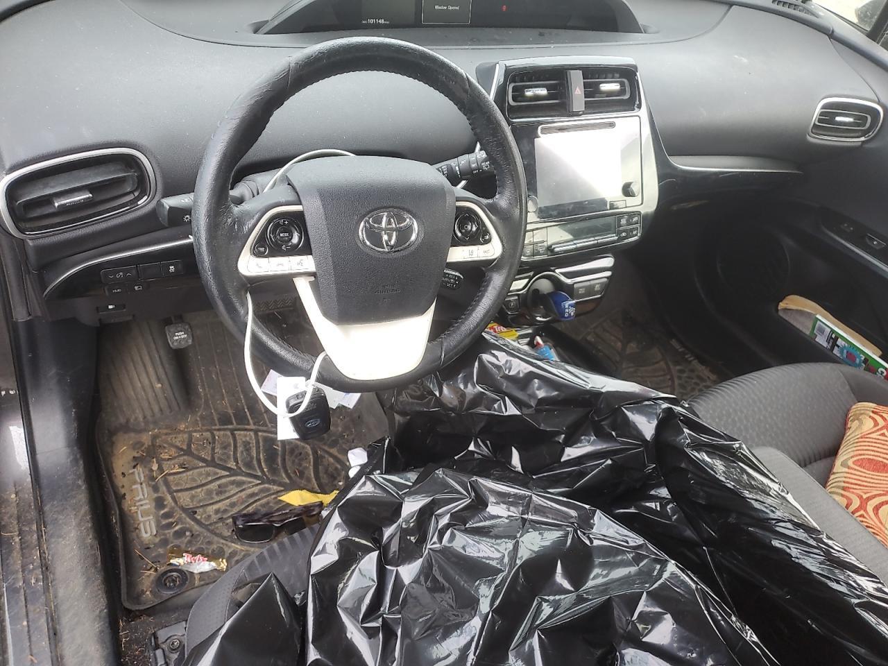 2016 TOYOTA PRIUS