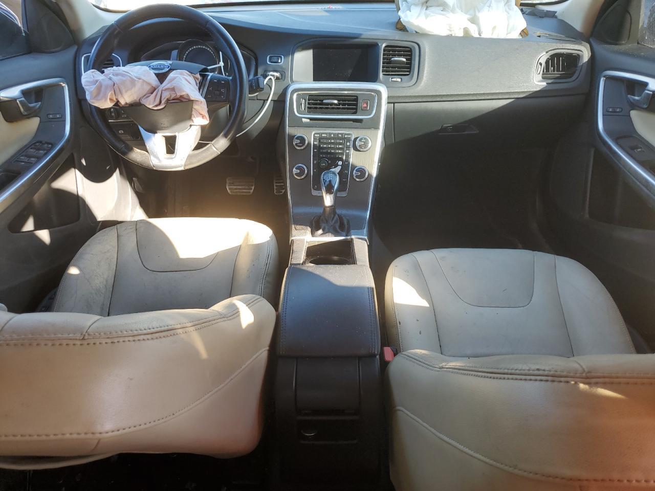 2016 VOLVO S60